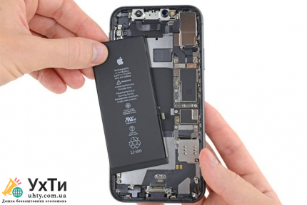 Замена аккумулятора в iPhone 11 1