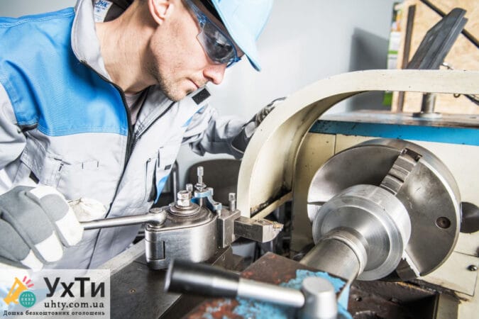 Lathe with experience in the factory | Advertisement UHTI Volodymyr | tokar-22054